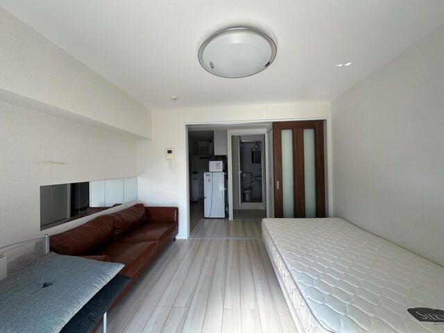 1K Condominium in Toshima-ku, Tokyo - 27.72m² Near Ikebukuro - Thumbnail 2