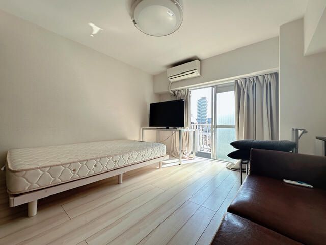 1K Condominium in Toshima-ku, Tokyo - 27.72m² Near Ikebukuro - Thumbnail 3