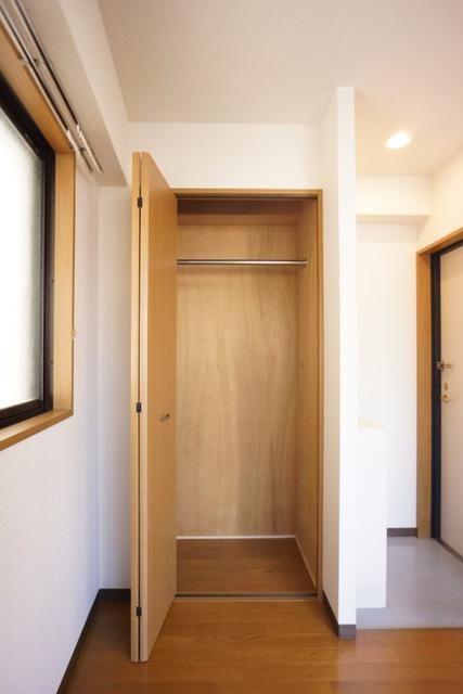 Riverside Residence 1K Apartment for Rent in Shinjuku, Tokyo - Thumbnail 4