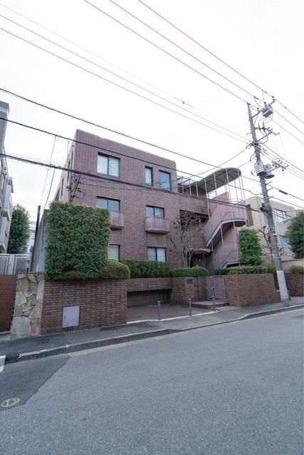 4LDK Apartment for Rent in Higashigotanda, Shinagawa, Tokyo - Thumbnail 2