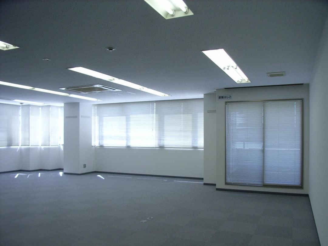 Office for Rent in Saitama Kita Ward, 97 sqm, Near Stations - Thumbnail 2