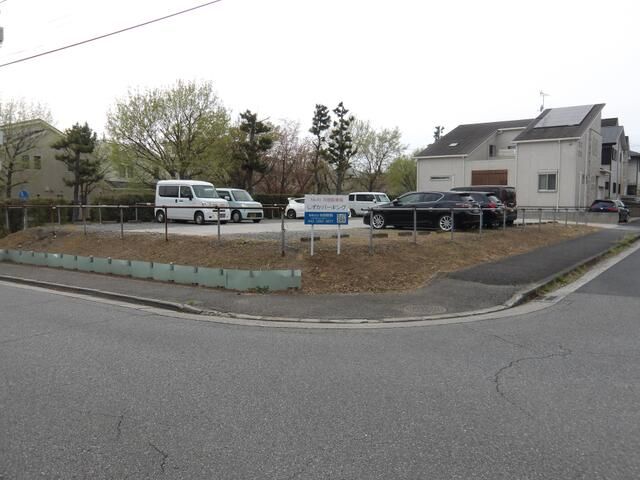 Shizuka Parking Space for Rent in Oyumino, Chiba - Thumbnail 3