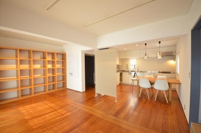 Terrace House for Rent in Omotesando, Tokyo - 2LDK, 102.78 sqm - Thumbnail 3