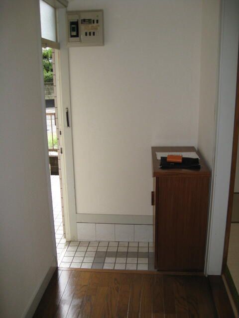 2K Apartment for Rent in Komae, Tokyo, 36 sqm - Thumbnail 4