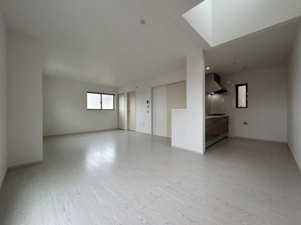 New 4LDK House in Saitama's Urawa Ward, Completion 2025 - Thumbnail 4