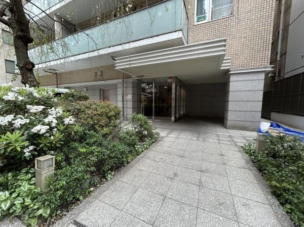 2LDK Apartment for Sale in Chiyoda, Tokyo - 60.71 sqm - Thumbnail 3