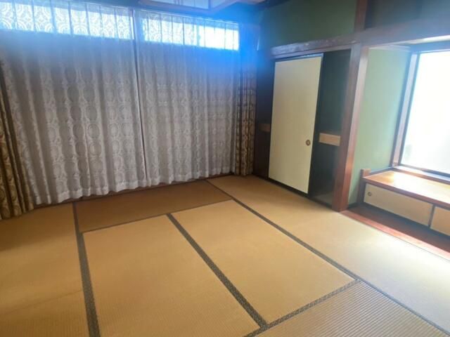 8DK House for Sale on Corner Lot in Uozu, Toyama - Thumbnail 4