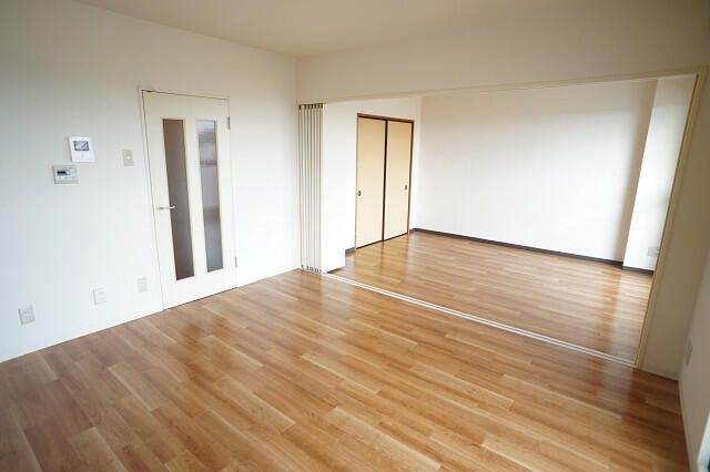 1LDK Apartment for Rent in Okegawa, Saitama - Thumbnail 2