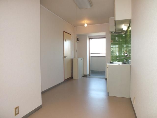 1K Apartment for Rent near Gyotoku Station, Ichikawa - Thumbnail 4
