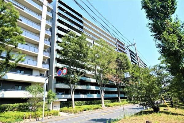 3LDK Condo in Hino, Tokyo | Proud City Toyota Tama Taira no Mori - Thumbnail 2