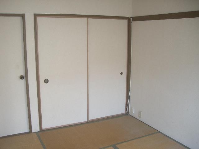2DK Apartment for Rent in Hiratsuka, Kanagawa - 40.13 sqm - Thumbnail 3