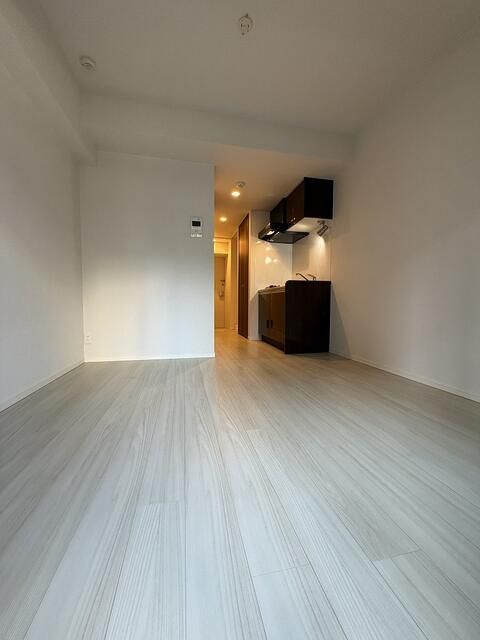 Modern Studio Apartment for Rent in Nishi-ku, Yokohama - Thumbnail 2