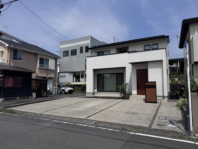 4LDK House in Takasaki with 3 Parking Spaces | 2017 Build - Thumbnail 2