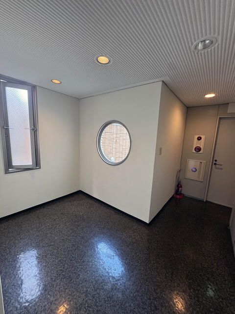 136.64 sqm Commercial Space for Rent in Shinjuku, Tokyo - Thumbnail 4