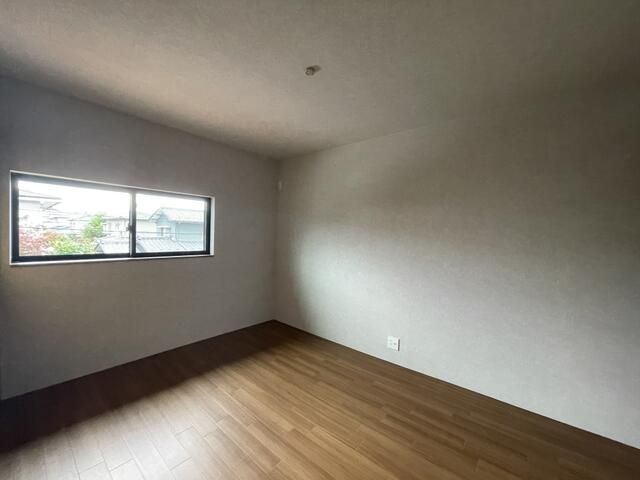 3LDK Detached House for Sale in Kaga, Ishikawa | Corner Lot - Thumbnail 4