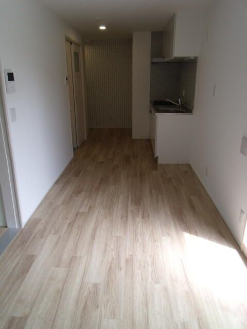 Modern 1LDK Apartment for Rent in Shinjuku, Tokyo - Thumbnail 3