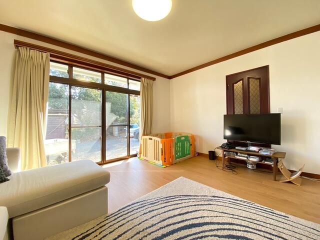 4LDK House for Sale in Otsuki, Yamanashi with Large Land - Main Image