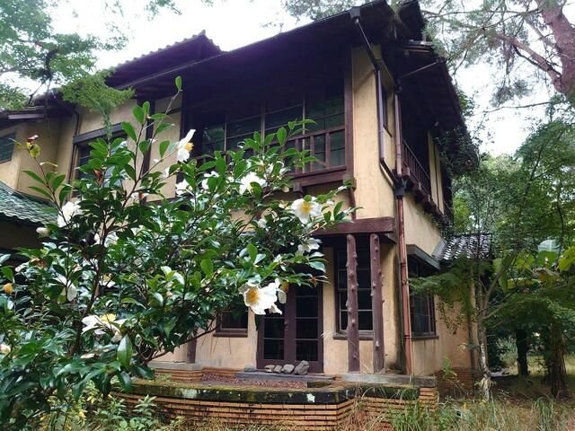 Historic 1912 Cultural Property with Hot Springs in Shizuoka - Main Image