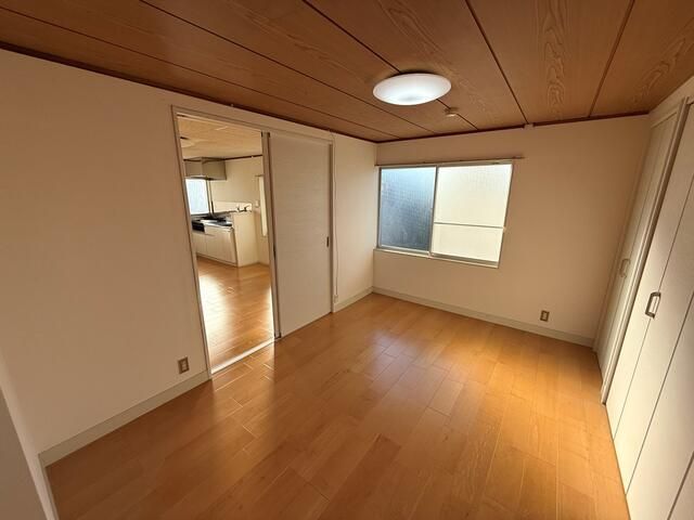 1LDK Maisonette Apartment for Rent near Tateyama Station - Thumbnail 2