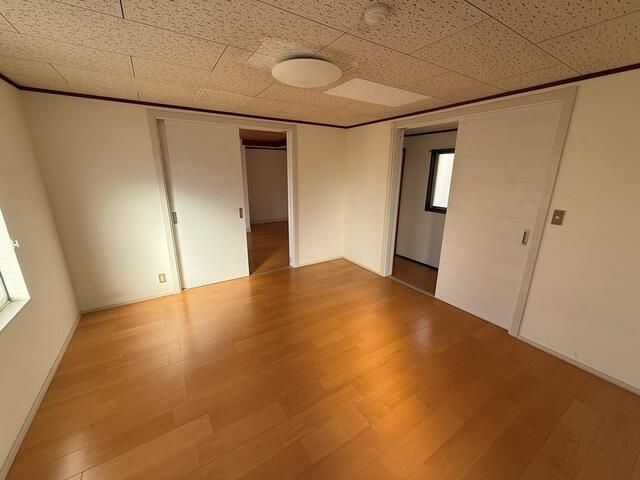 1LDK Maisonette Apartment for Rent near Tateyama Station - Thumbnail 3