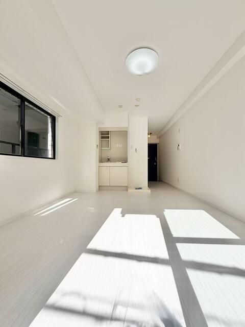 Studio Apartment for Sale in Akasaka, Minato-ku, Tokyo 20.97 sqm - Thumbnail 3