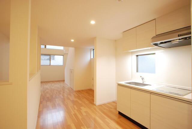 1LDK Terrace House for Rent in Setagaya-ku, Tokyo - Thumbnail 4