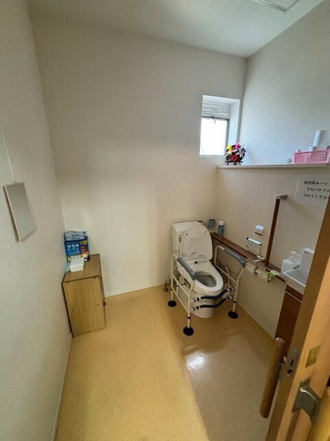 Commercial Space for Rent in Hadano, Kanagawa - 114 sqm with Parking - Thumbnail 3