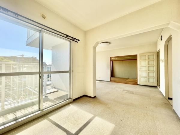 3LDK Apartment for Sale in Totsuka Ward, Yokohama - Thumbnail 2