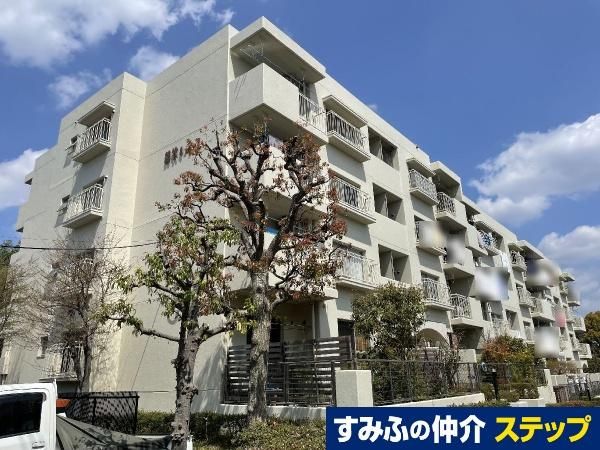 5LDK Townhouse for Sale in Tama City, Tokyo - Thumbnail 2