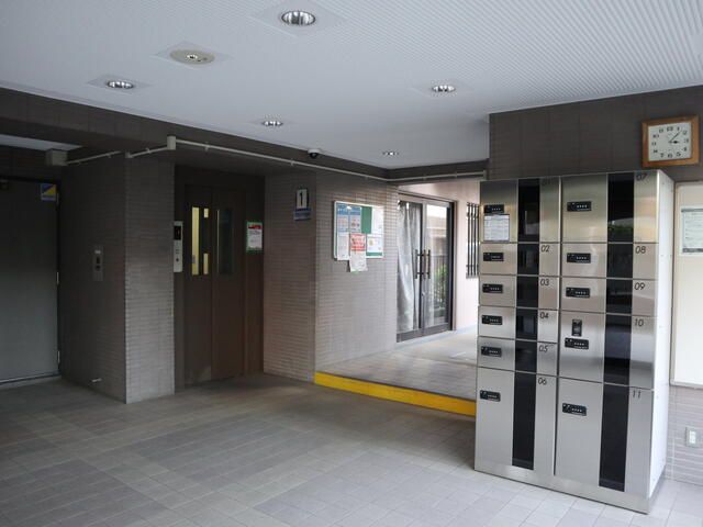 4LDK Apartment for Rent Near Satte Station, Saitama - Thumbnail 2