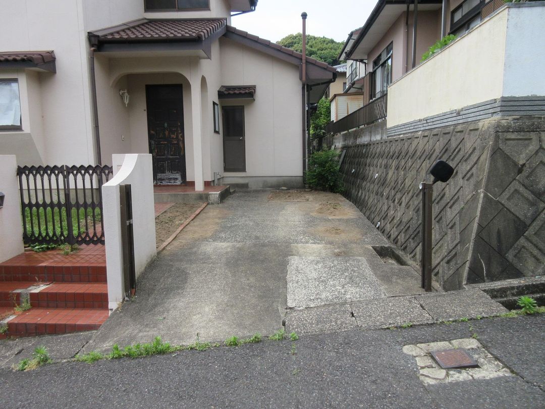 3LDK House in Sasebo with Garden and Free Parking - Image 1