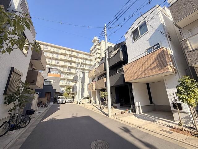 Modern 4SLDK House for Rent in Koto Ward, Tokyo - Thumbnail 3