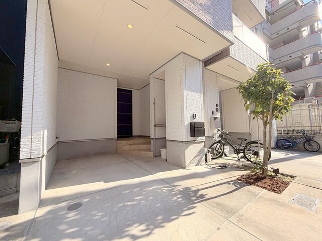 Modern 4SLDK House for Rent in Koto Ward, Tokyo - Thumbnail 2