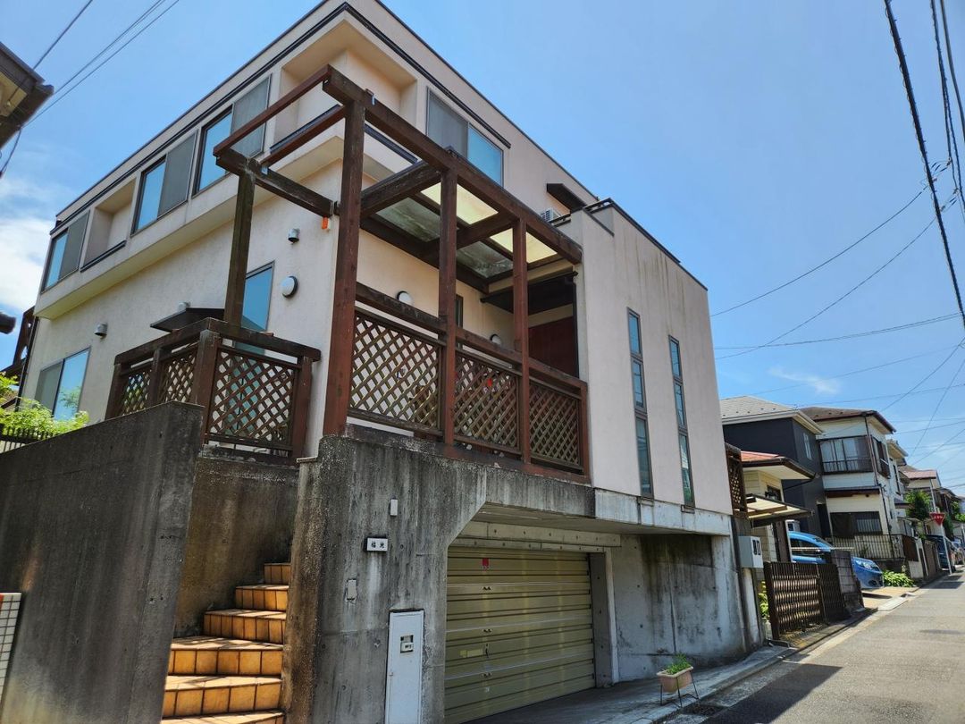 3LDK House with Basement & Garden in Yokohama's Minami Ward - Main Image