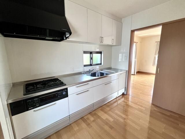 4SLDK Light-Gauge Steel House for Sale in Saijo, Ehime - Thumbnail 3