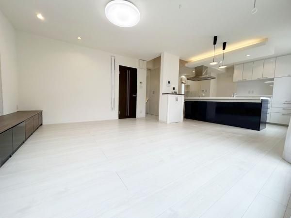 Modern 2SLDK House in Musashino City, Tokyo | 2014 Build - Thumbnail 4