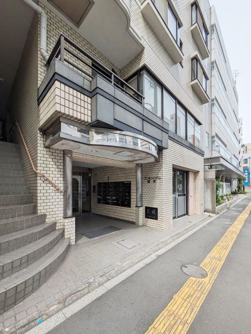 Bunkyo Tokyo Commercial Office for Sale - 57.21 sqm near Todaimae Station - Thumbnail 2