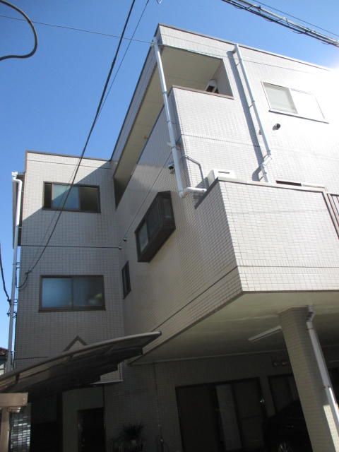 2DK Apartment for Rent in Hamura, Tokyo - 38.01 sqm - Thumbnail 2