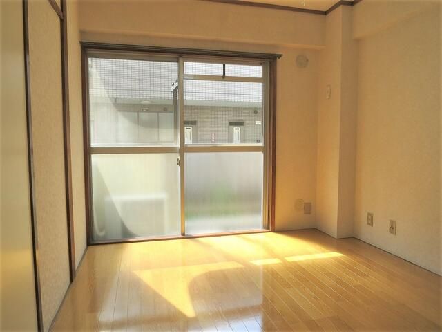 Used 2DK Apartment in Niiza, Saitama - 41.97 sqm - Thumbnail 3