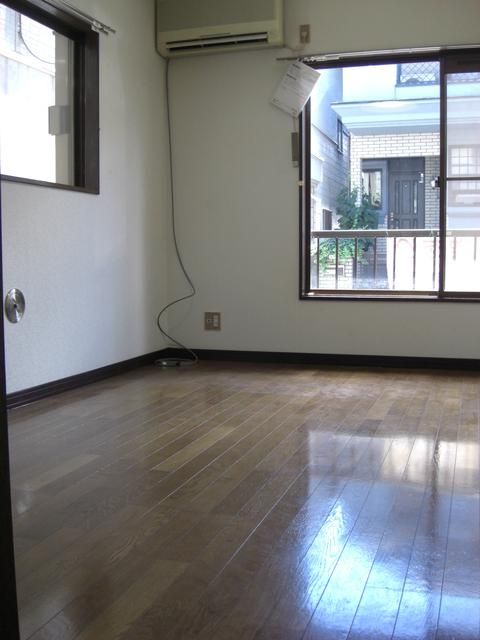1K Apartment for Rent in Higashiyamato, Tokyo - 21 sqm - Thumbnail 3