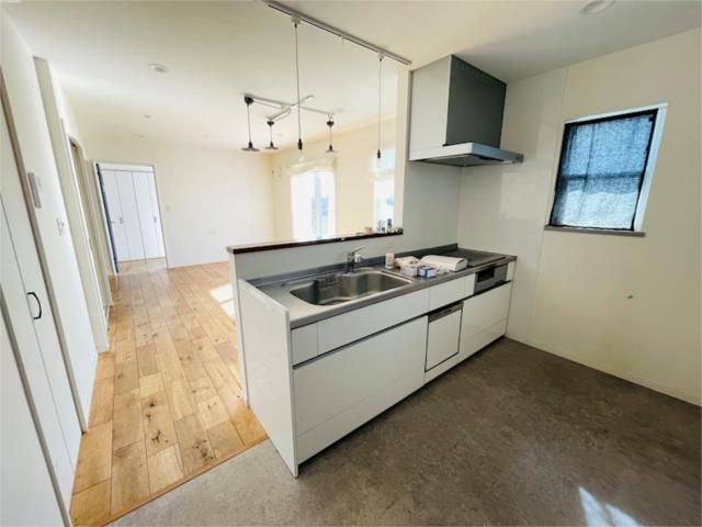 2017 4LDK House in Oita City with Corner Lot and All-Electric Features - Thumbnail 3