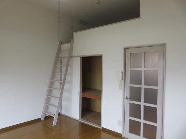 Co-op Yell 1K Apartment for Rent in Osaki City, Miyagi - Thumbnail 3