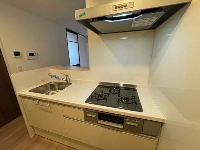 Modern 3LDK Apartment for Rent in Chigasaki, Kanagawa - Thumbnail 4