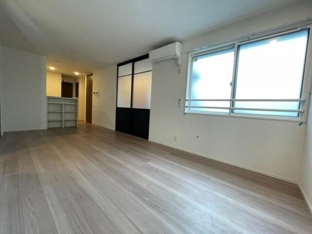 Modern 3LDK Apartment for Rent in Chigasaki, Kanagawa - Thumbnail 2