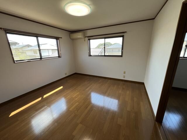 4SLDK House for Sale in Ijuin, Hioki City, Kagoshima - Thumbnail 3