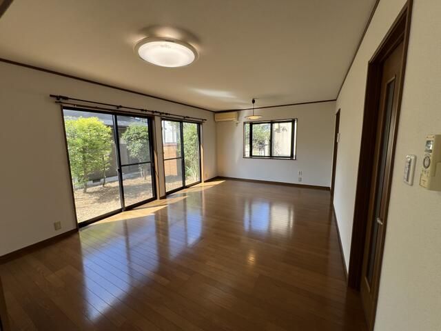 4SLDK House for Sale in Ijuin, Hioki City, Kagoshima - Thumbnail 2