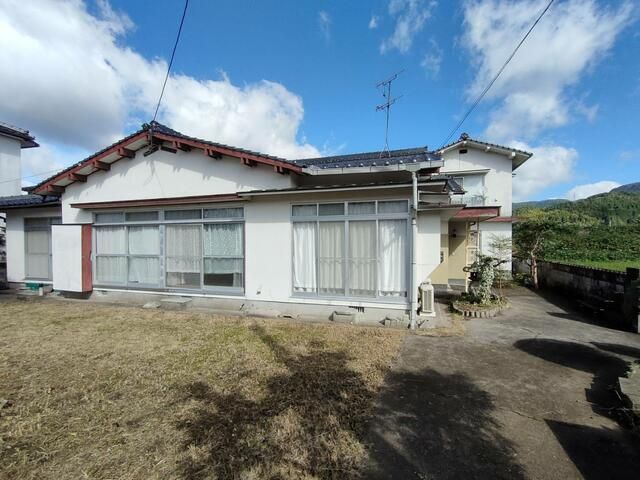 6K House for Sale in Kusu, Oita with 522 sqm Land and Parking - Thumbnail 3