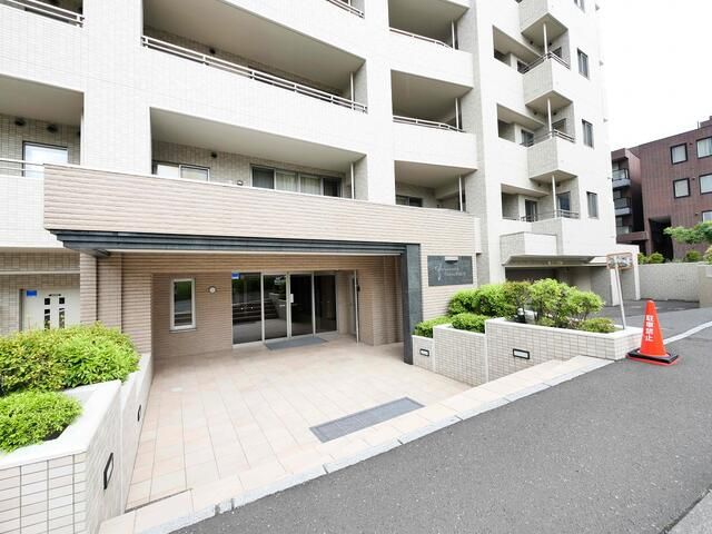 3LDK Apartment for Sale in Sapporo's Miyanomori, Hokkaido - Thumbnail 3