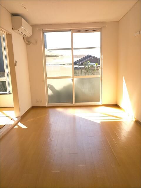 2K Apartment for Rent in Katsushika, Tokyo - 63,000 Yen - Thumbnail 4