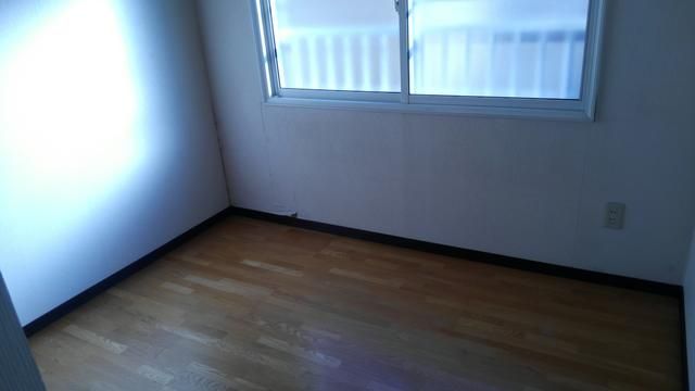 2LDK Apartment for Rent in Higashimachi Takikawa Hokkaido - Thumbnail 3